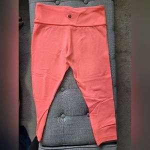 Lululemon reversible crop Sz 6